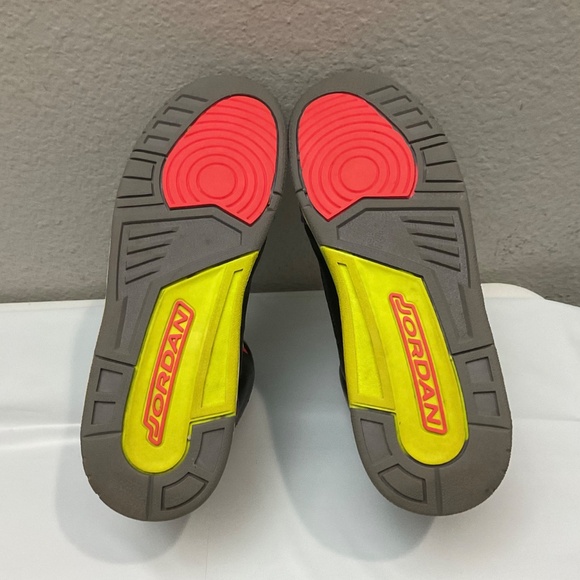 NIKE AIR JORDAN 3 RETRO BLACK ATOMIC JOKER PURPLE- Size US 6.5 Y / EUR 40 - Picture 8 of 8